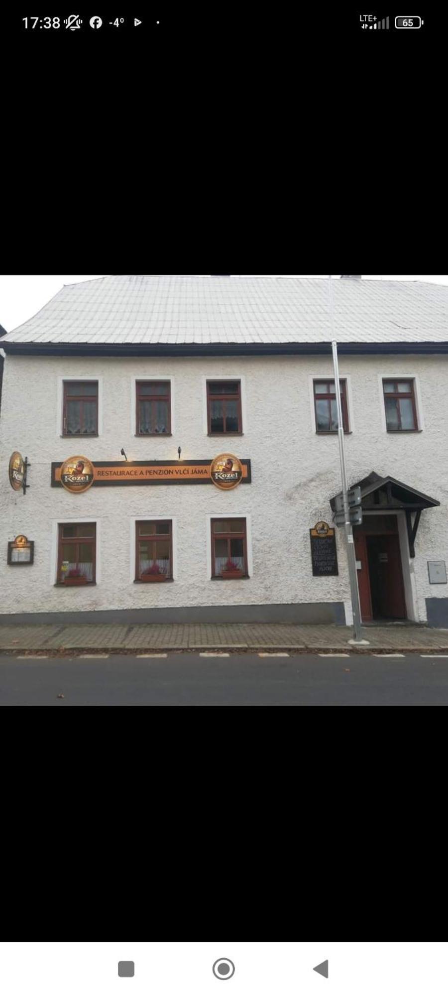 Restaurace A Penzion Vlci Jama Horní Blatná Exteriér fotografie