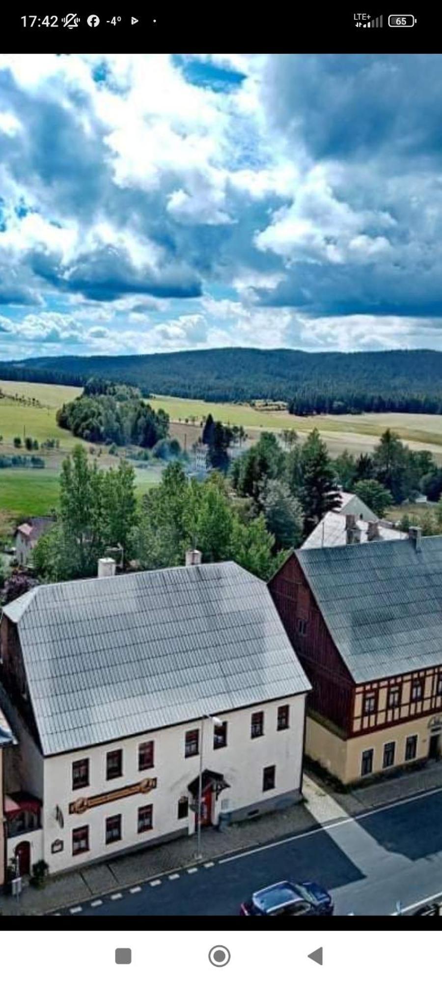 Restaurace A Penzion Vlci Jama Horní Blatná Exteriér fotografie